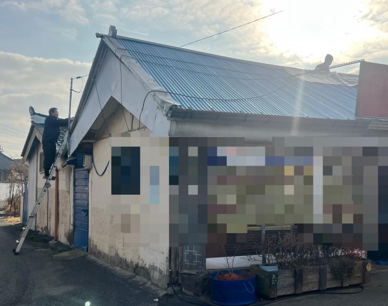 김제 만경읍 복지기동대, 취약가구 지붕 누수 긴급 지원